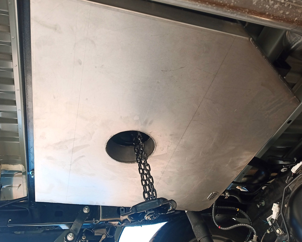 Toyota-Hilux-2016-+-Tank-62L